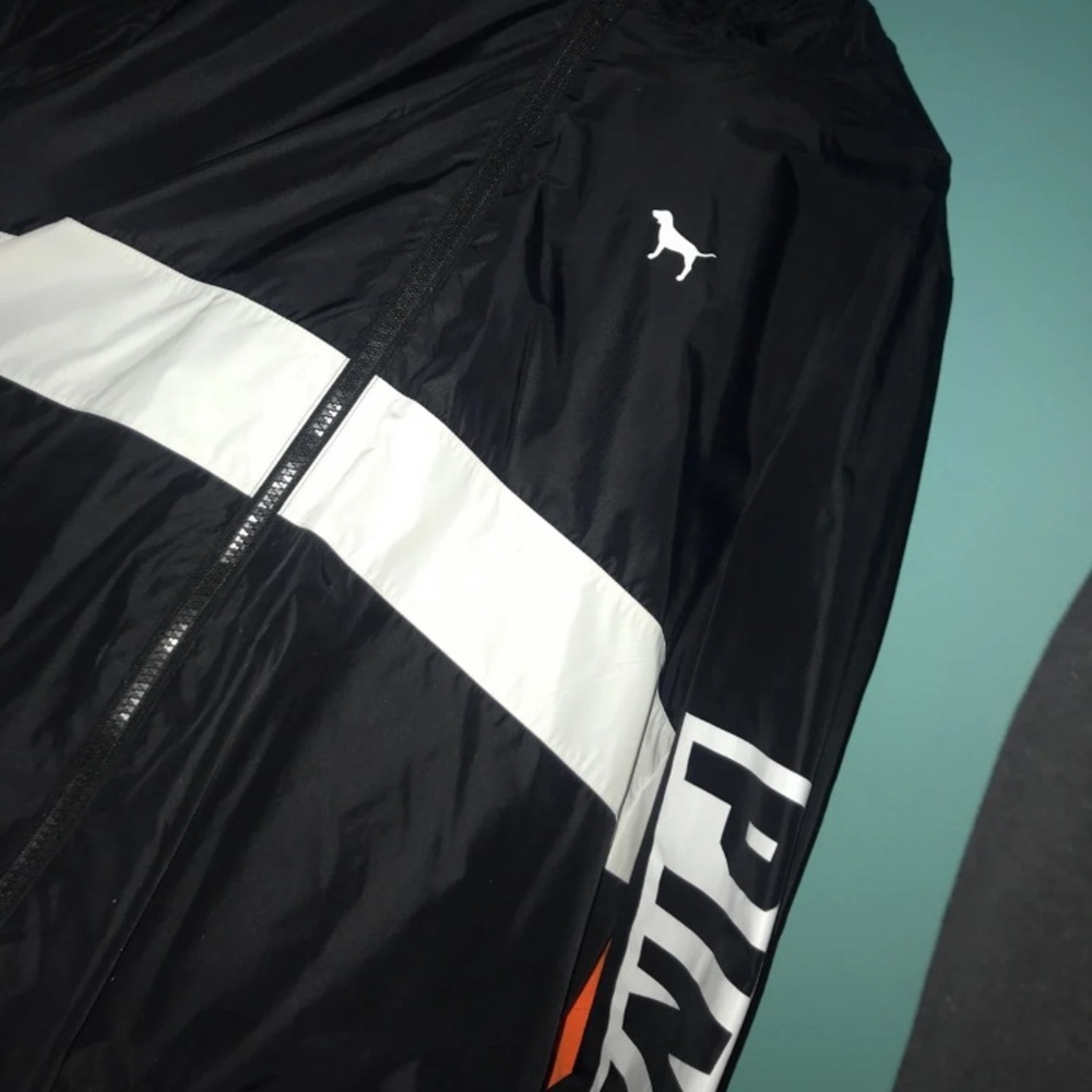 VS PINK WINDBREAKER